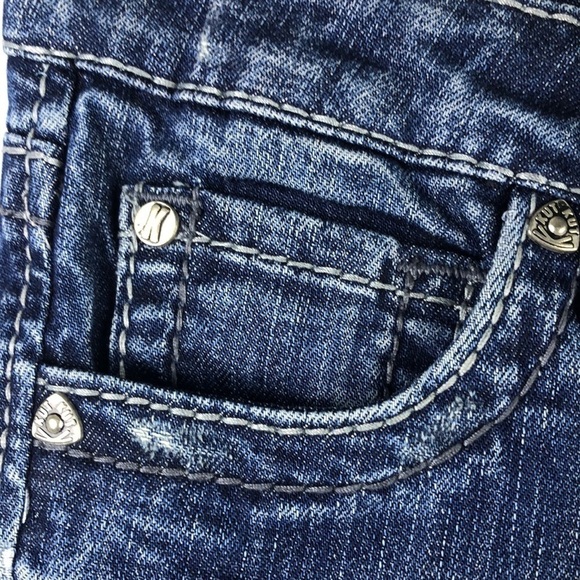 KUT From The Kloth “So Low” Distressed Blue Denim Size 4 Bermuda EUC Jean Short - Picture 3 of 16